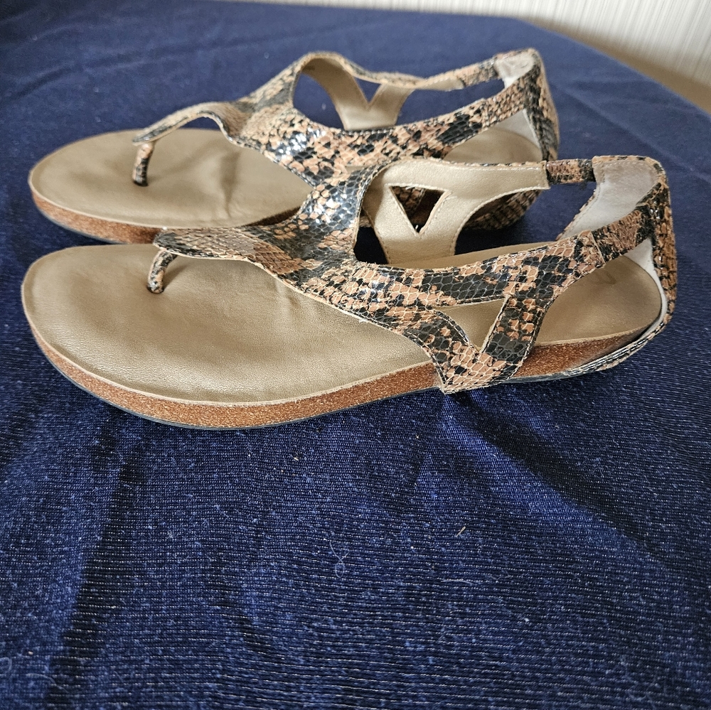 Me Too thong style animal print sandals